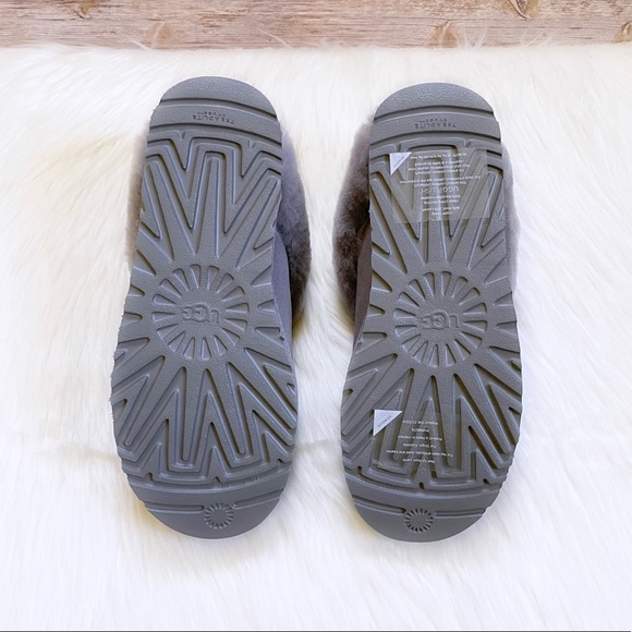 UGG Cluggette Slippers For Outdoor/Indoor Use - Picture 8 of 8